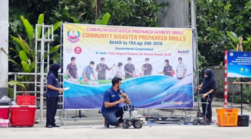 Gambar latihan kesiapsiagaan bencana di Aceh.